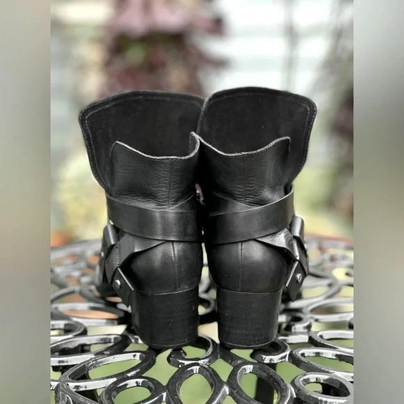 UGG — Elysian Black Leather Boot - Picture 4 of 6